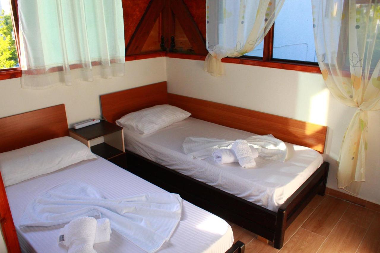 Vlorë2 Kitarat Bb住宿加早餐旅馆 外观 照片