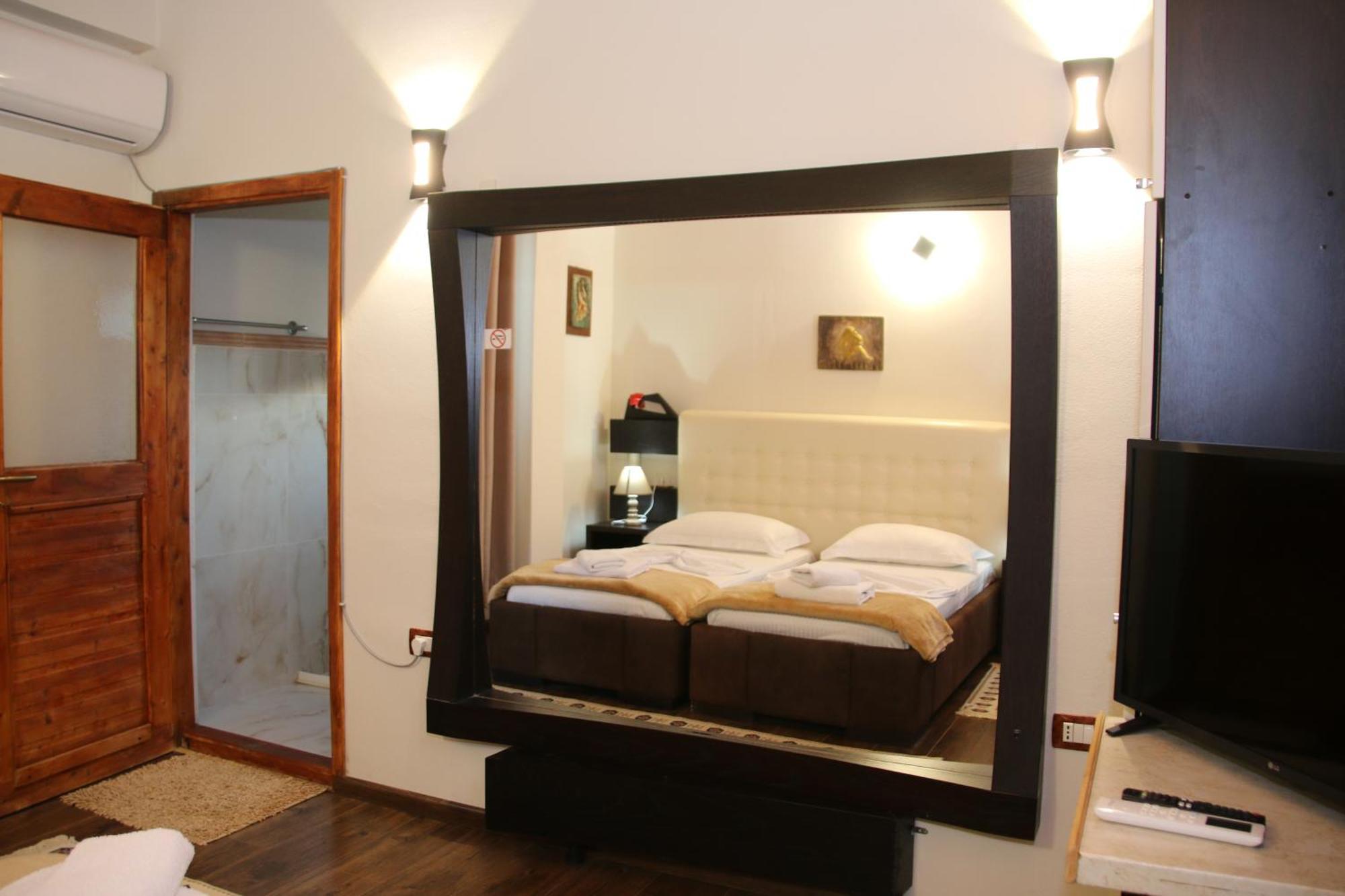 Vlorë2 Kitarat Bb住宿加早餐旅馆 外观 照片