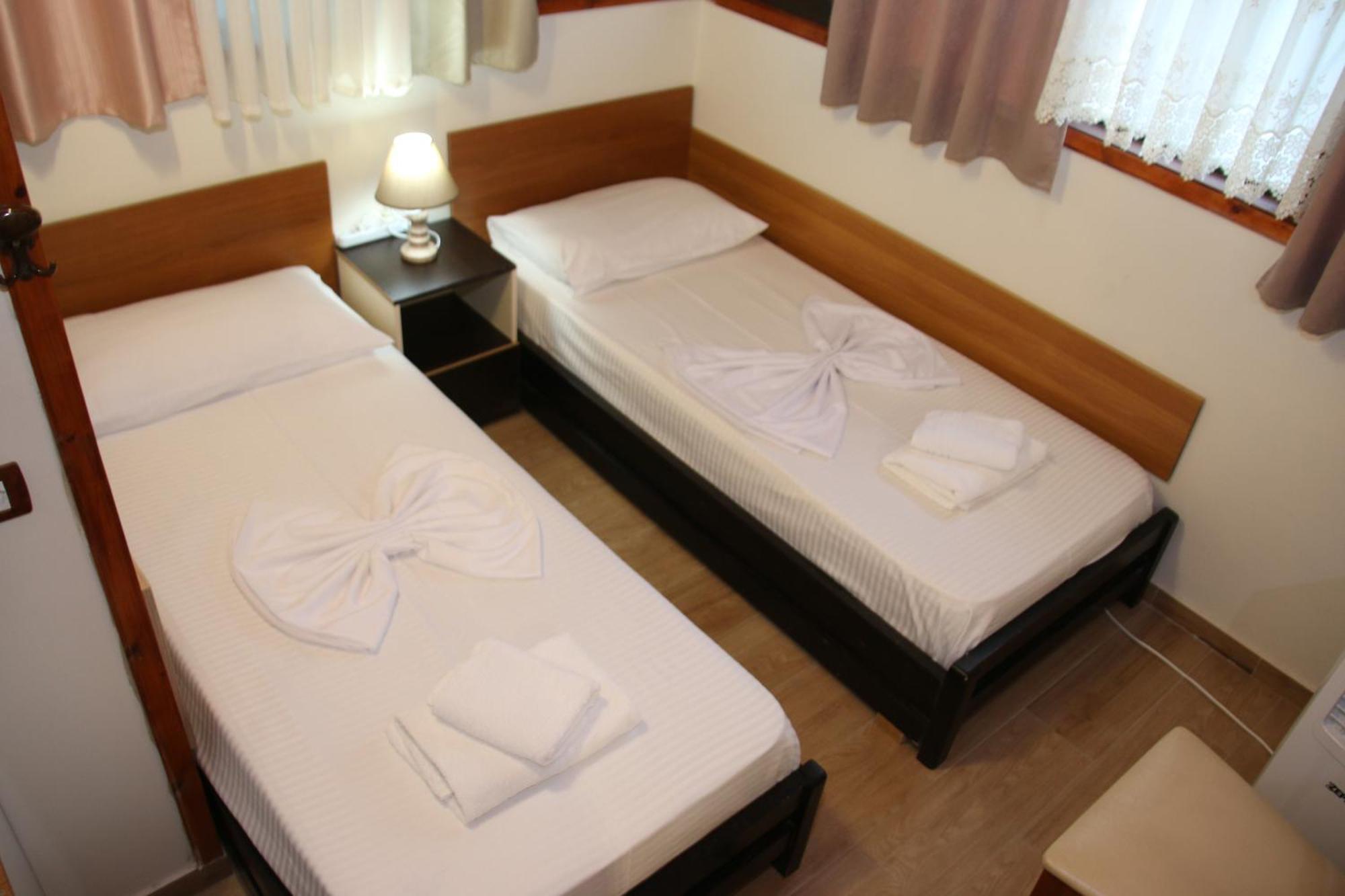 Vlorë2 Kitarat Bb住宿加早餐旅馆 外观 照片